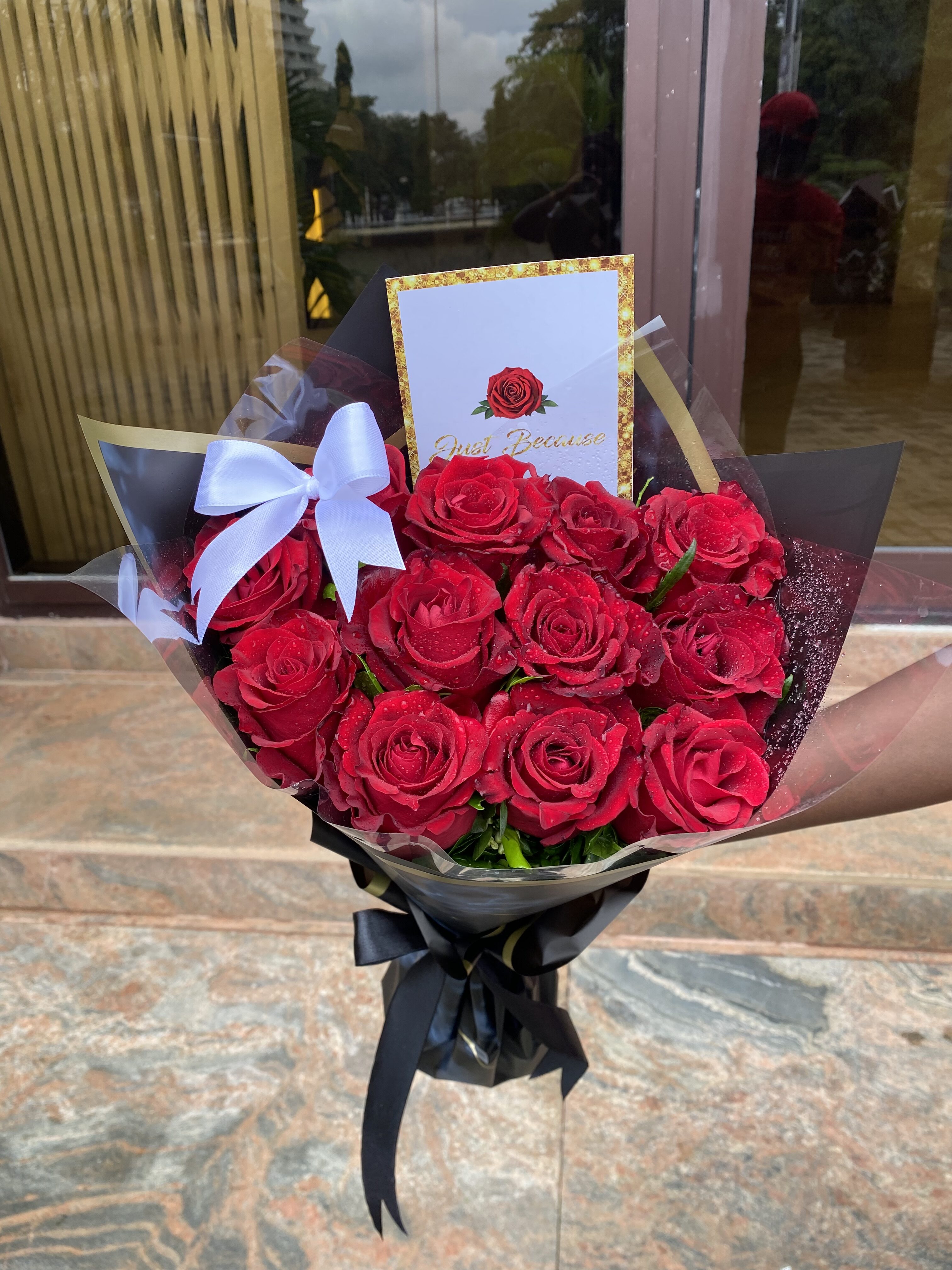 12 Red Roses